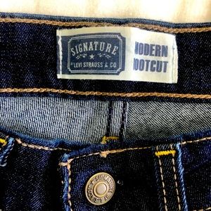 Levi’s modern bootcut jeans 4M